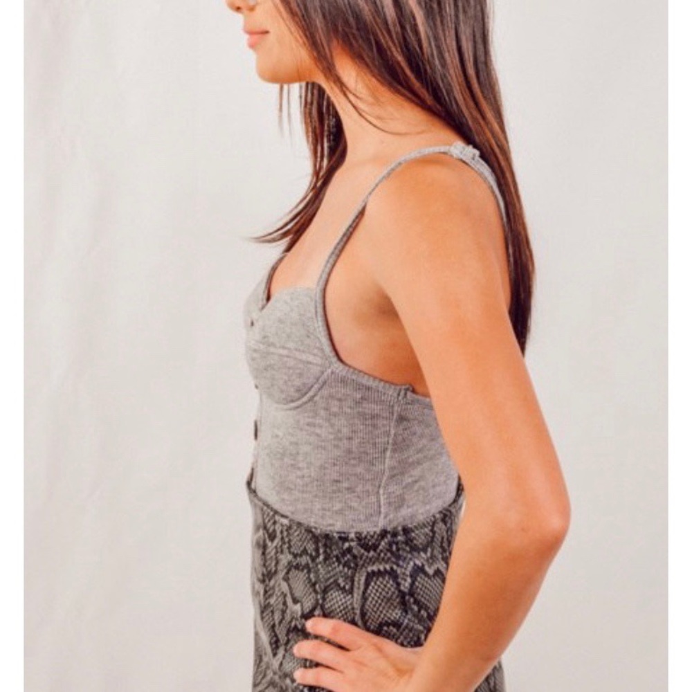 'Jawa' Ribbed Button Bodysuit - Picture 6 of 8